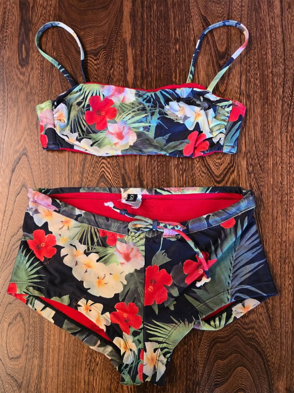 Y2K 2000's Vintage Guess Jeans Black Bandeau Top and Boy Shorts Set Floral M
